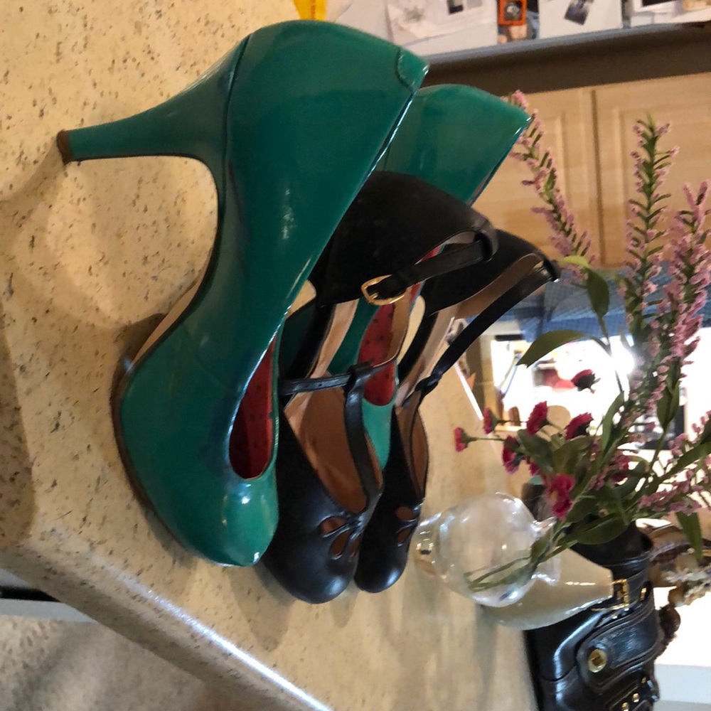Chase and Chloe, Round toe, Mary Janes!  Darling